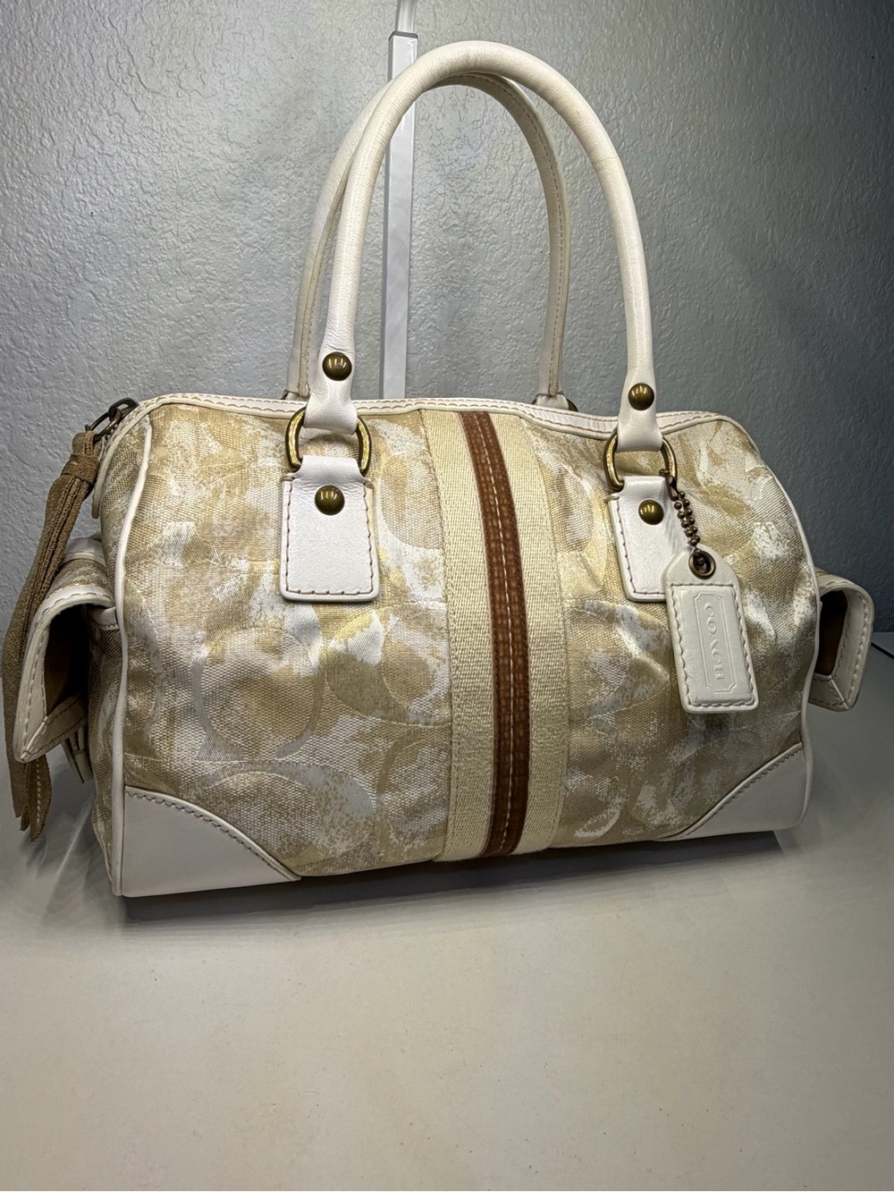COACH LTD ED BEIGE
METALLIC SIGNATURE C WHITE TIE DYE SATCHEL #10012